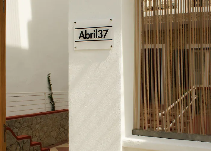 Abril 37 3* Ciutadella (Menorca)