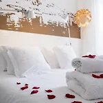 Abril 37 Hotel 3*