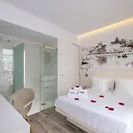 Hotel Abril 37 3*