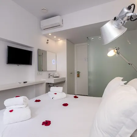 Abril 37 Hotel