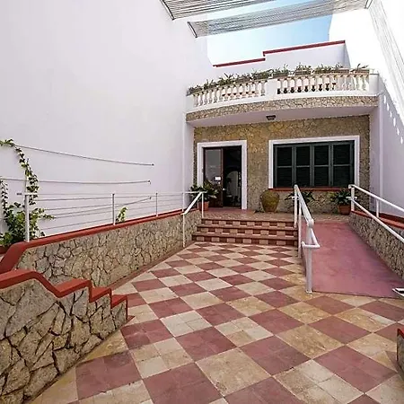 Hotel Abril 37