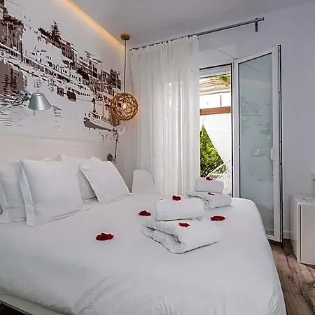 Hotel Abril 37 3*