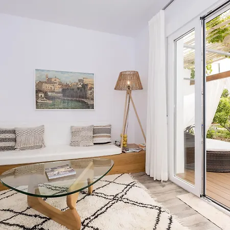 Abril 37 3* Ciutadella (Menorca)