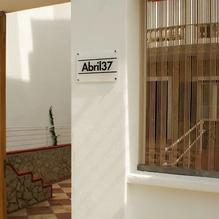 Abril 37 3* Ciutadella (Menorca)