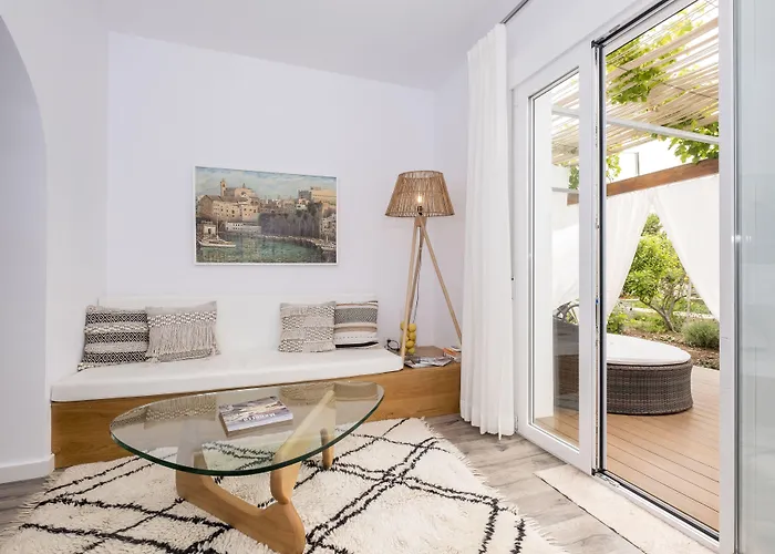 Abril 37 3* Ciutadella (Menorca)